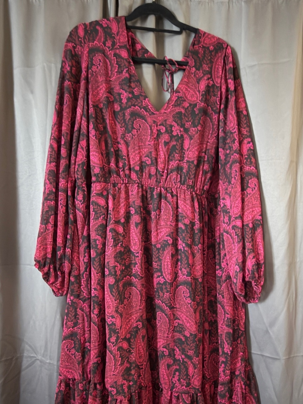 Torrid Women's Pink/Burgundy Paisley Tie-Neck Maxi Dress